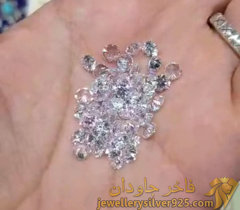 نگین طرح الماس اتریشی دارای 6 ستاره درجه aaa