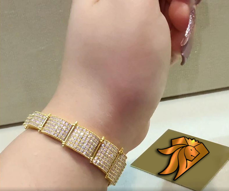 تصویر دوم - دستبند کونیک جواهری طرح الماسی